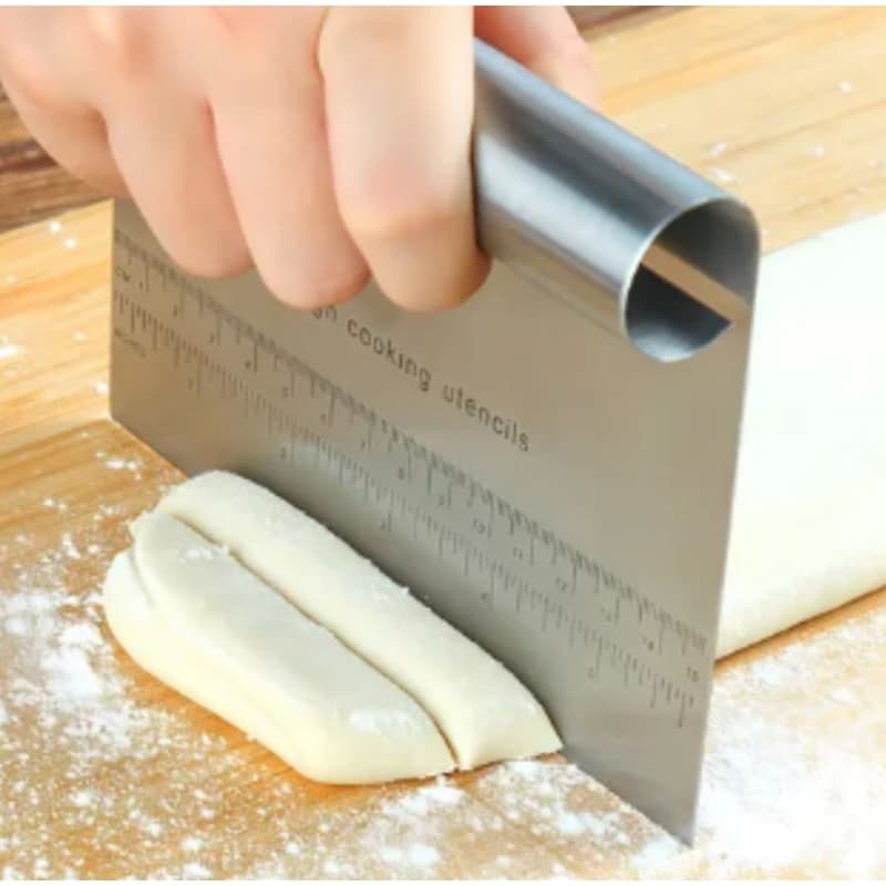 Espátula Cortador de Massas Inox 15cm Raspador Confeiteiro Pão Pizza Legumes + Régua Medidora
94