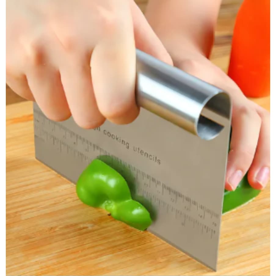 Espátula Raspadora em Aço Inox 15cm / Cortador de Massas, Legumes e Alisador de Bolo Confeiteiro