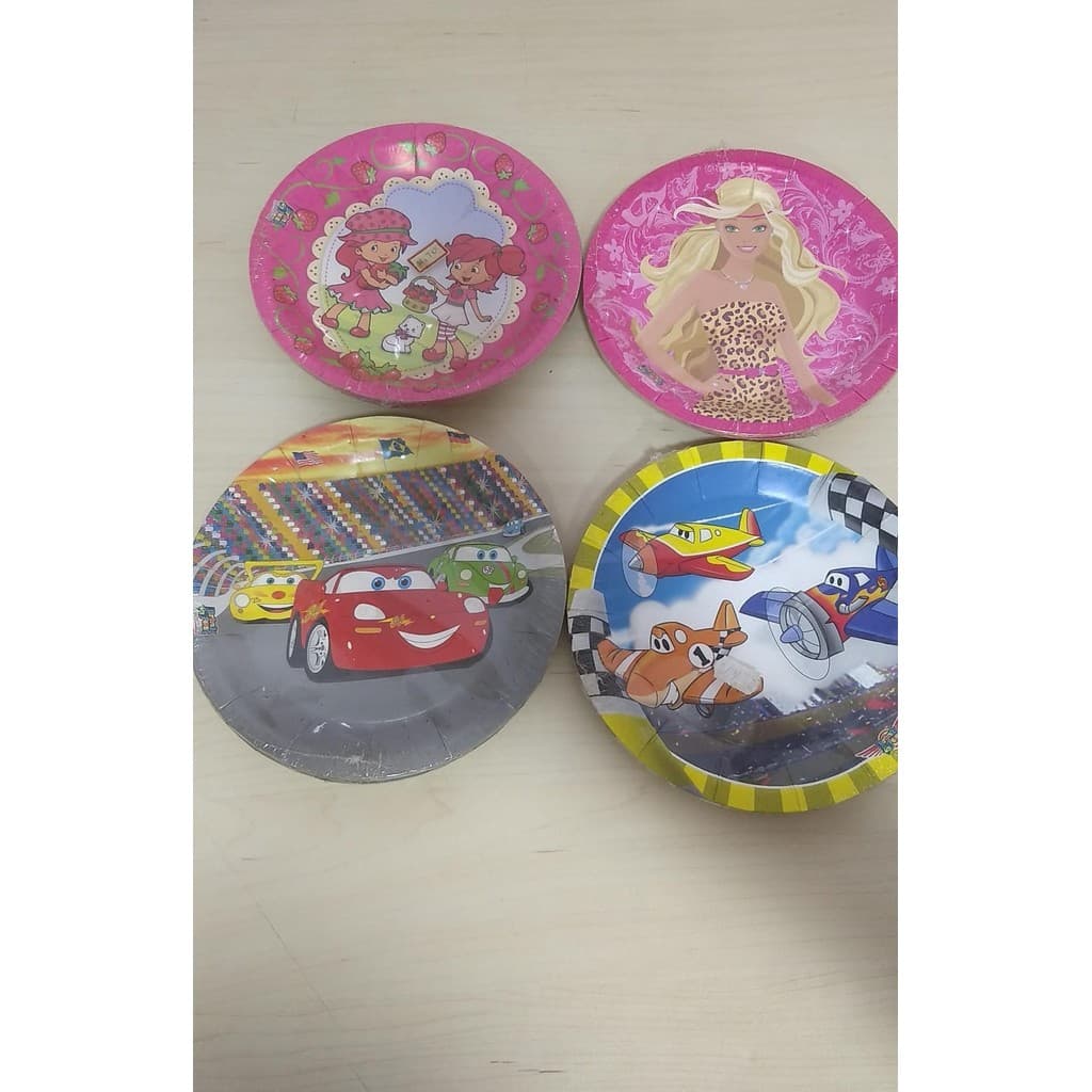 Pratos de Papel Descartável Temas 17cm 8UN